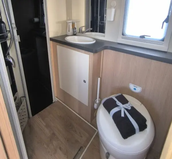 Foto de Autocaravana perfilada 6m